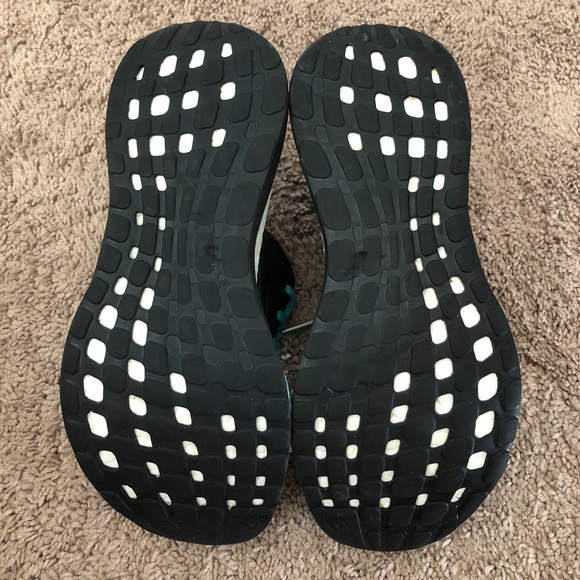 Adidas Pure Boost Size 8 - Picture 4 of 4